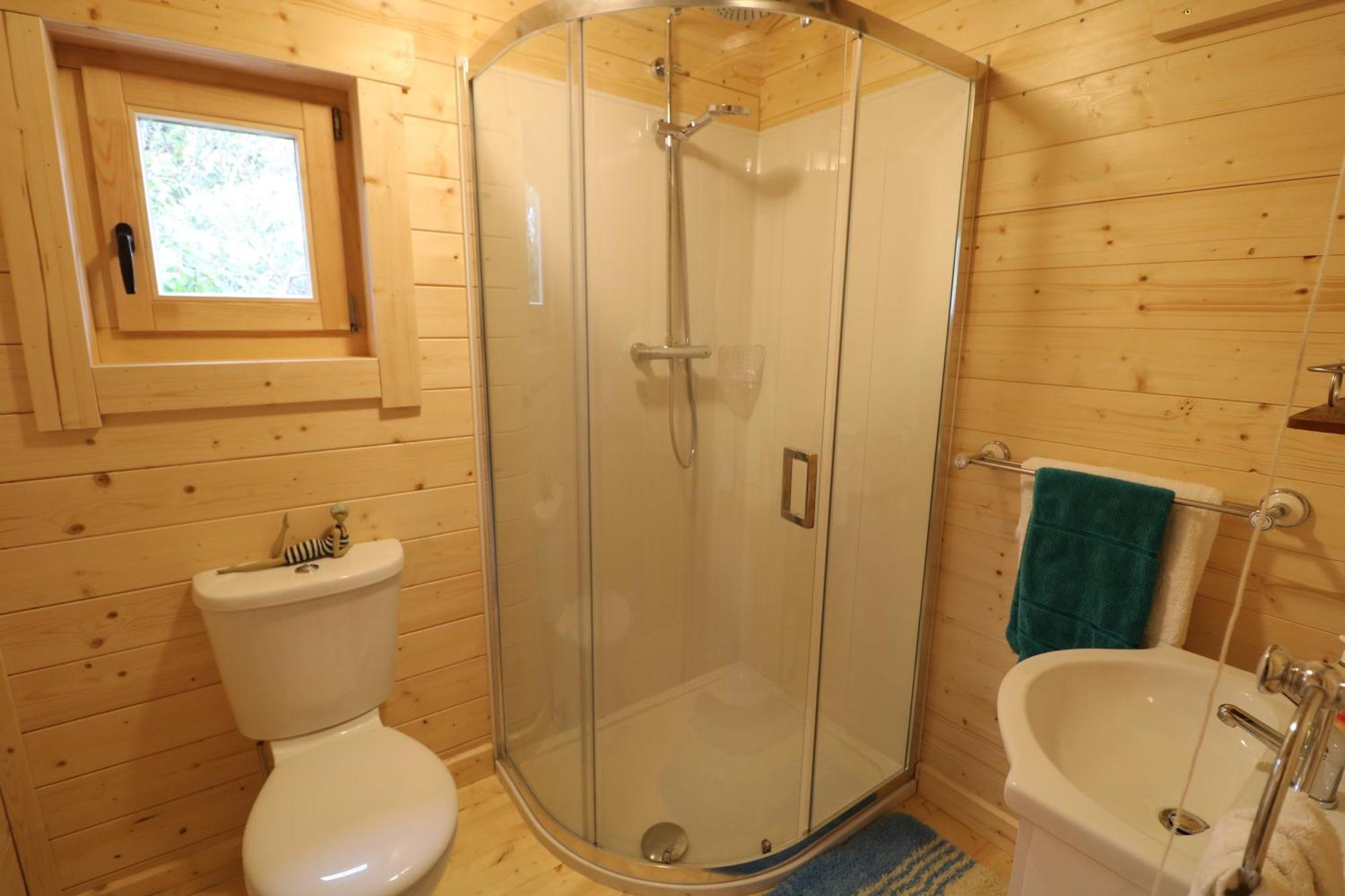 Inisean Lodge Log Cabin -Part Of Inisean B&B Dungloe Exterior photo